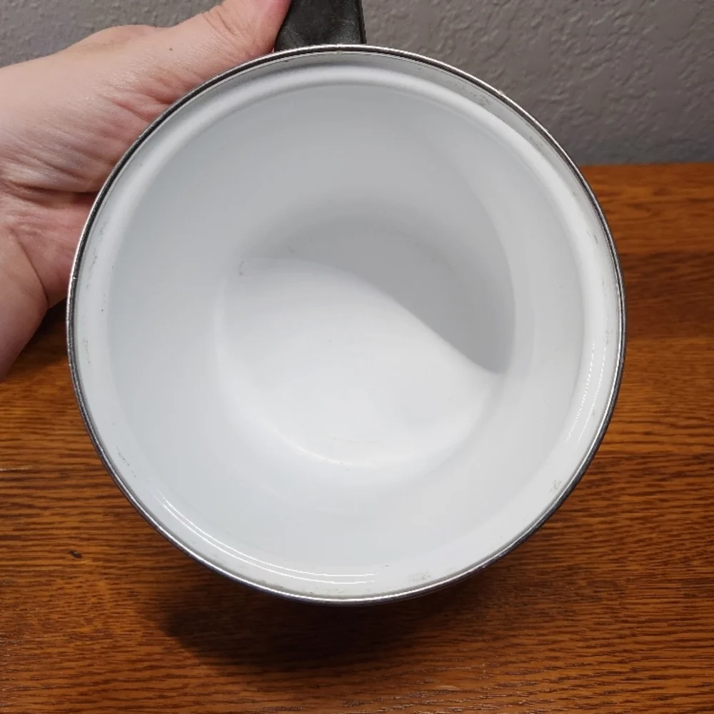 Vintage Floral Enamel pot with Lid